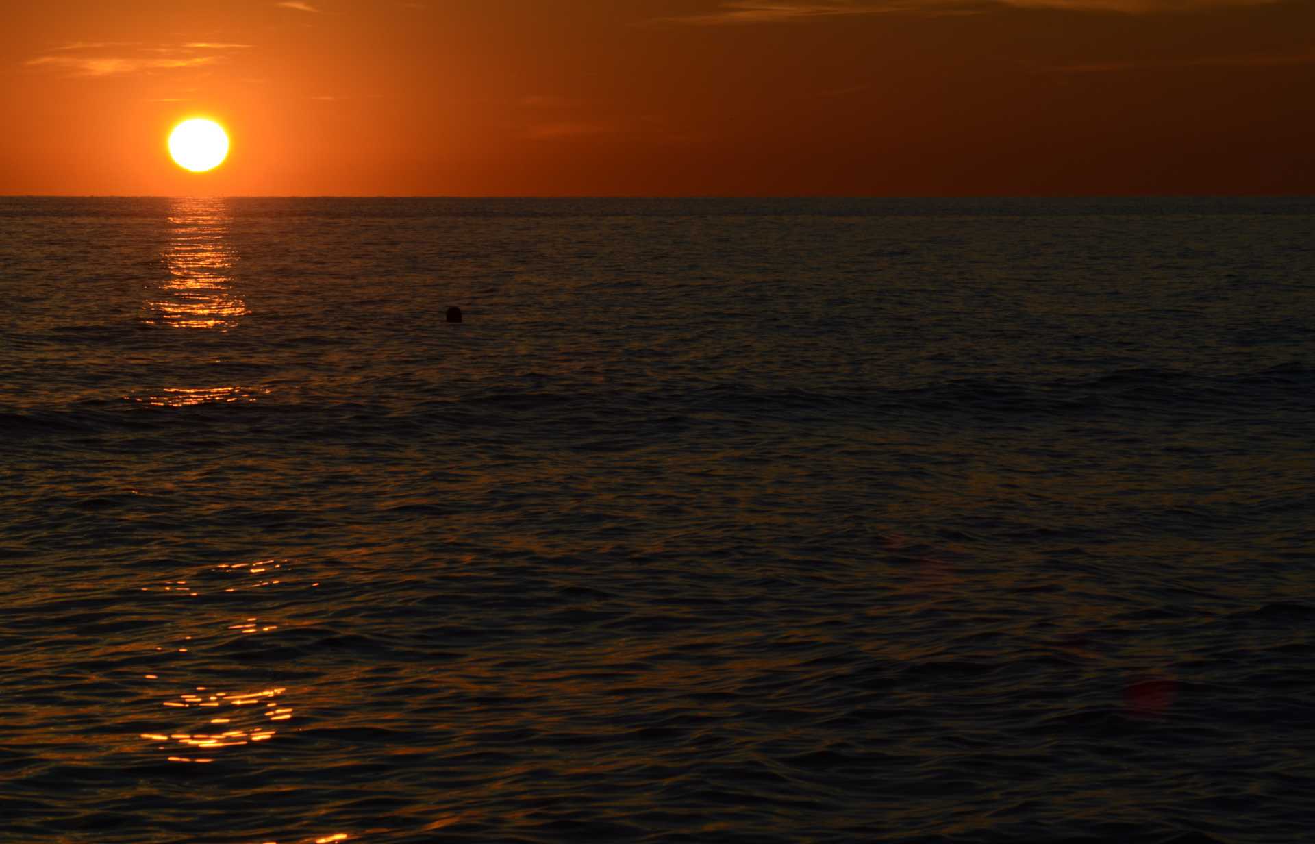 Perch ad Ostia si vede l''alba sul mare?